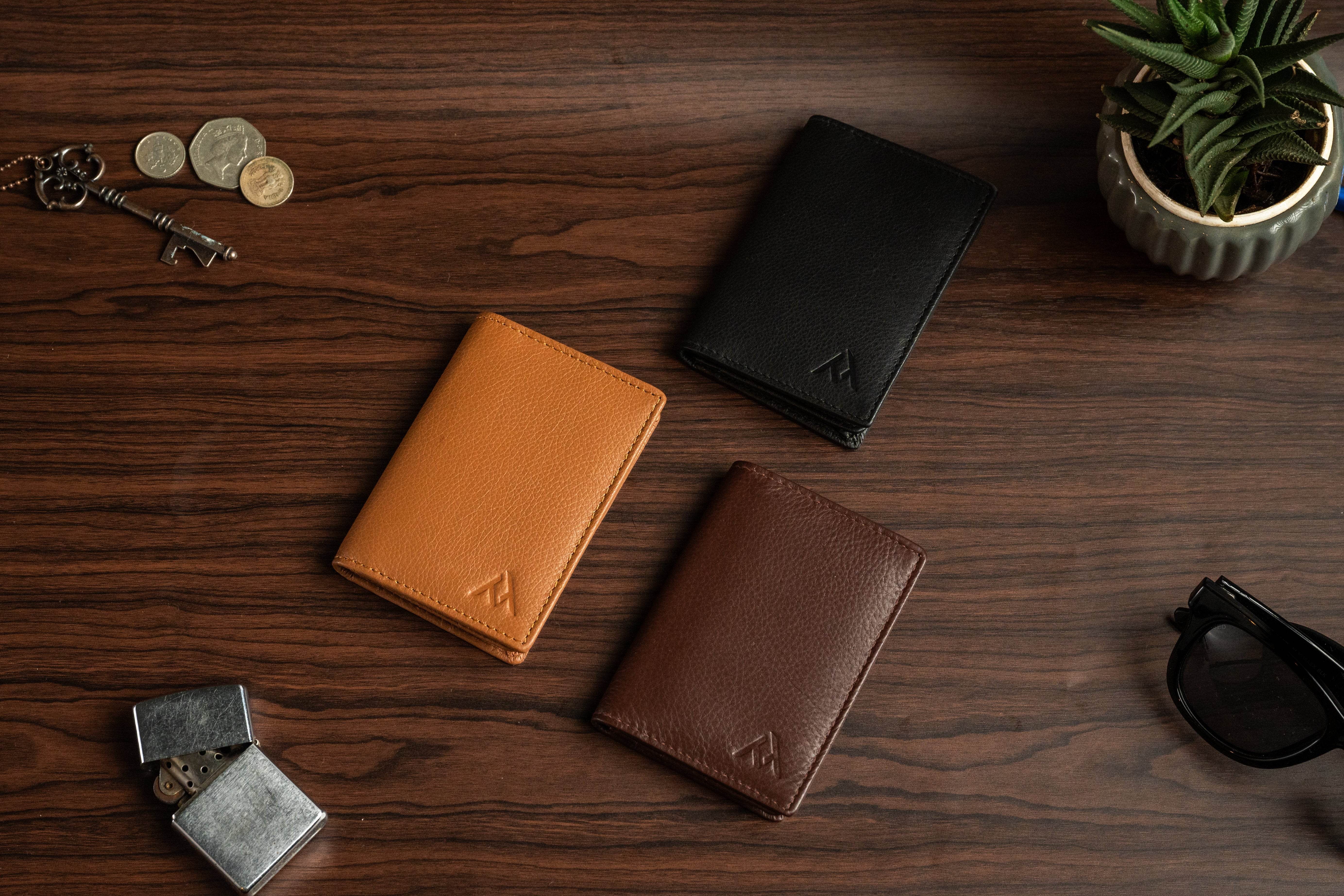 Bifold Leather Card Holder – Slim & High Capacity - Tom Tanners
