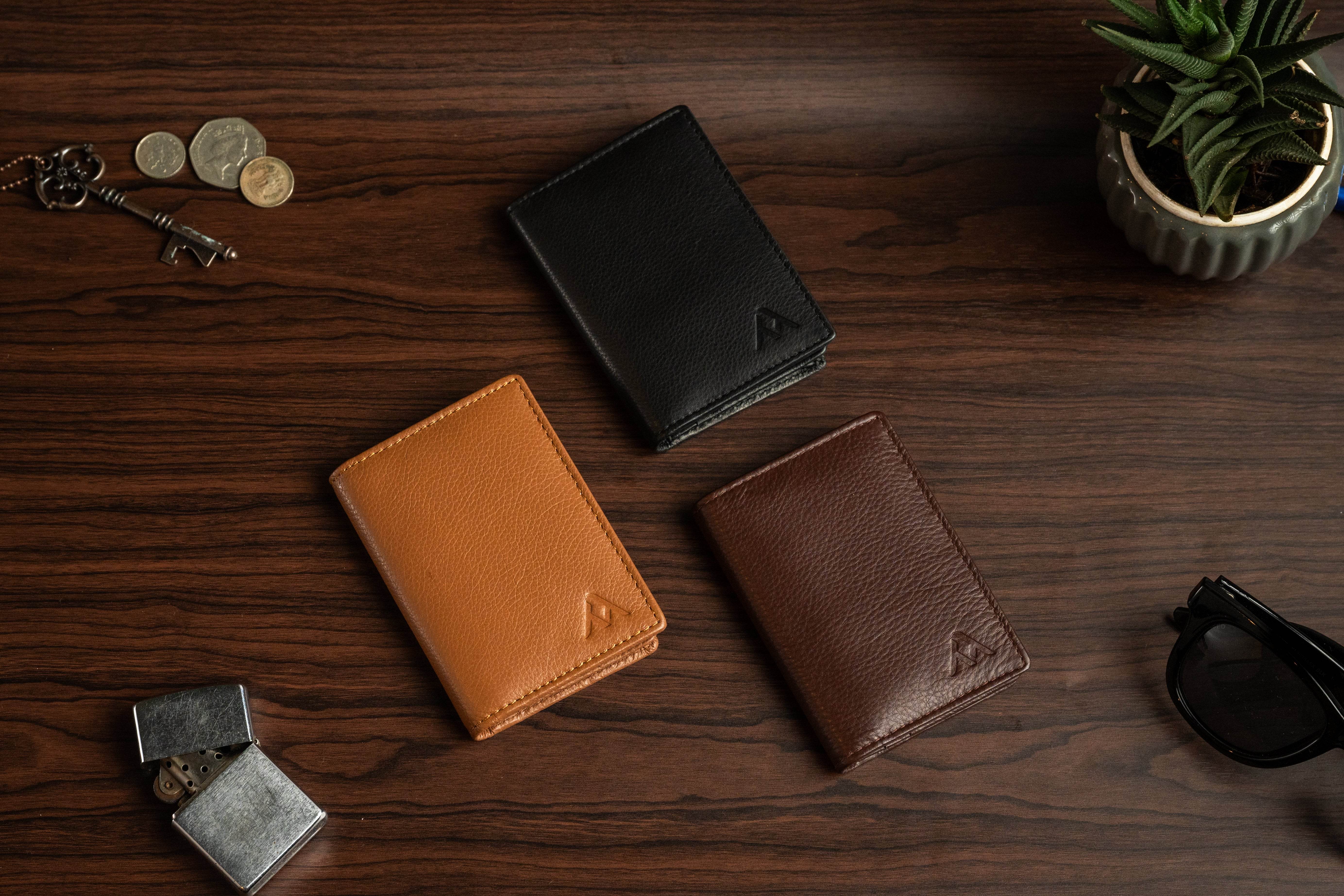 Bifold Leather Card Holder – Slim & High Capacity - Tom Tanners