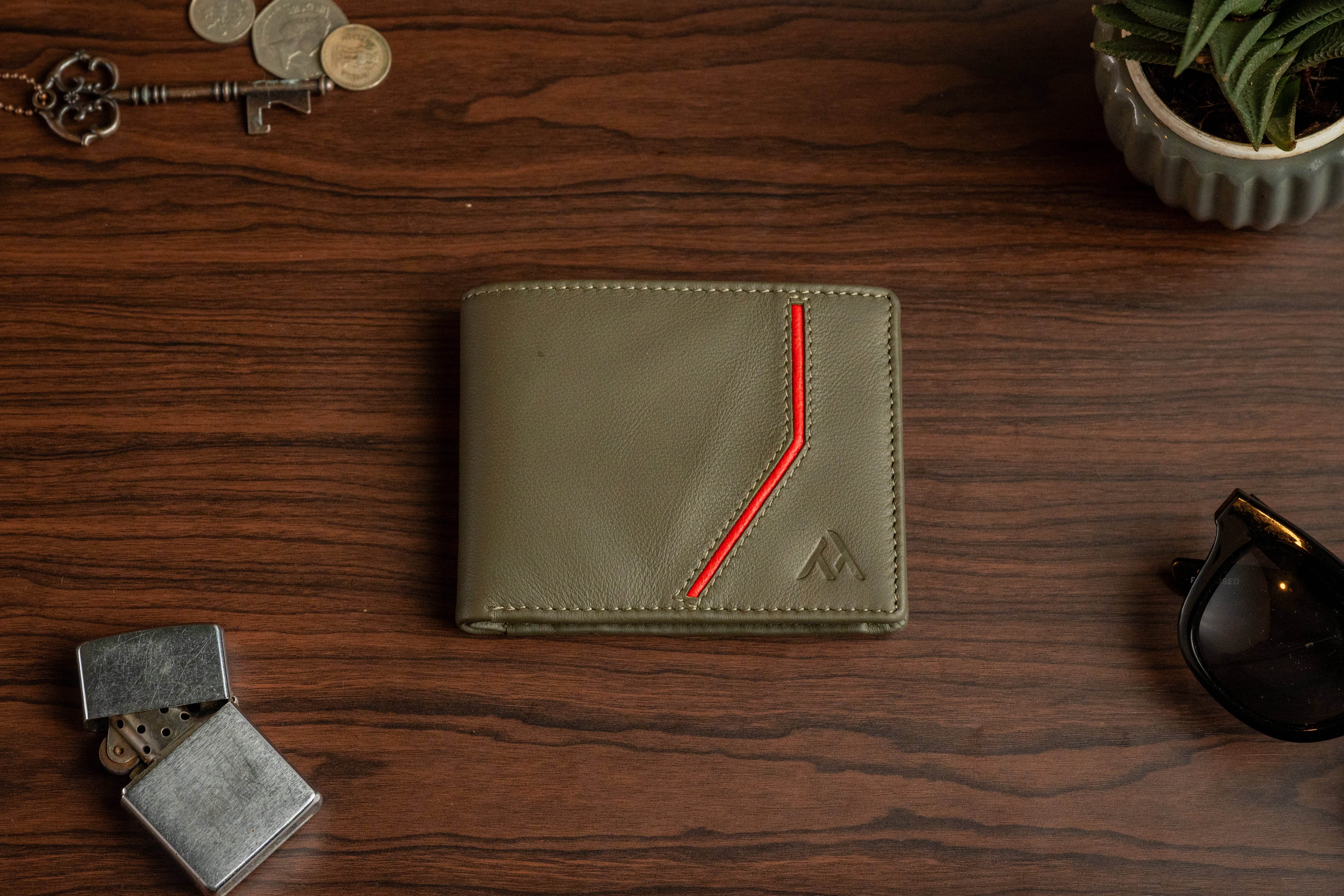 Men’s Designer Bifold Wallet with Extra Capacity - Tom Tanners