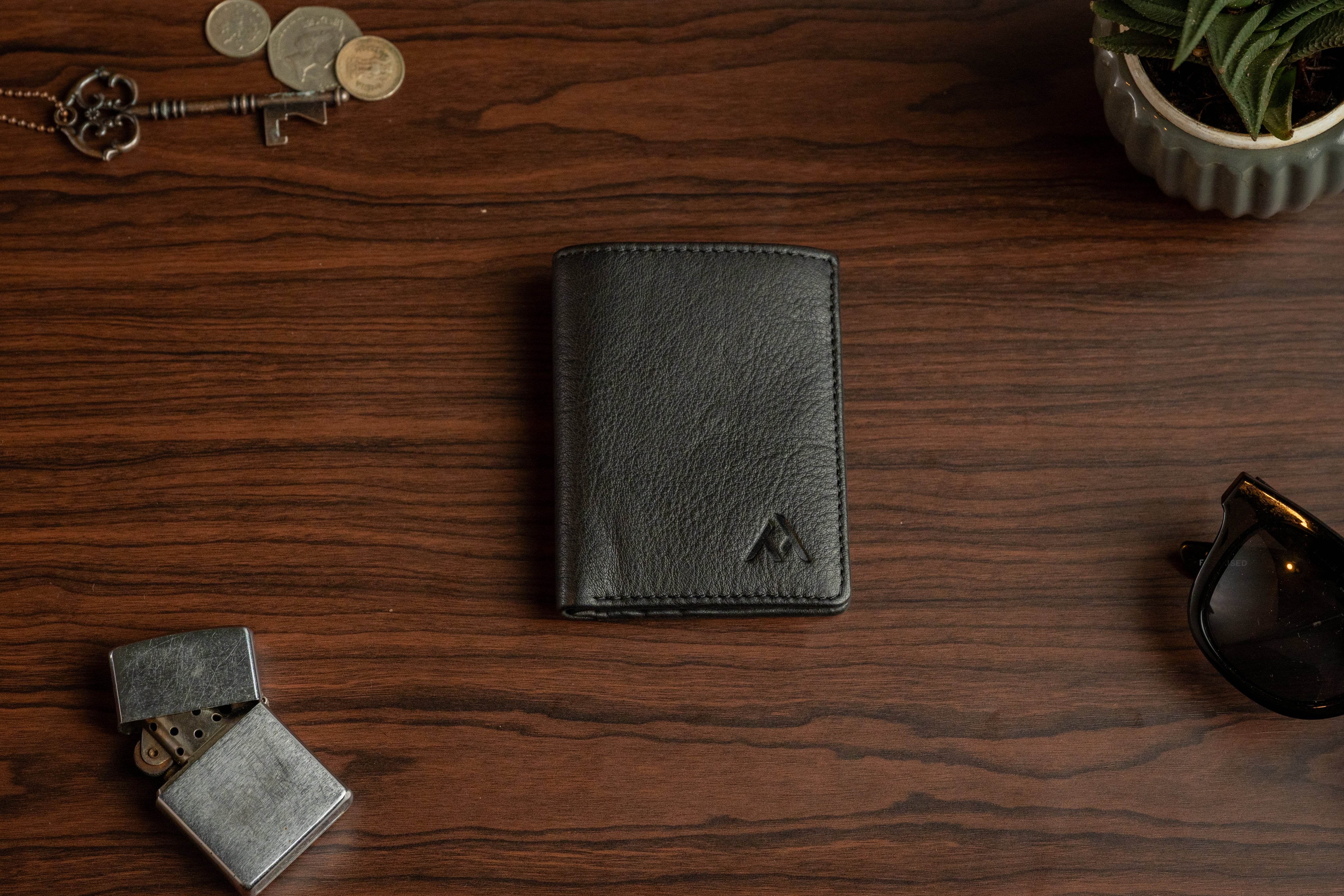 Bifold Leather Card Holder – Slim & High Capacity - Tom Tanners