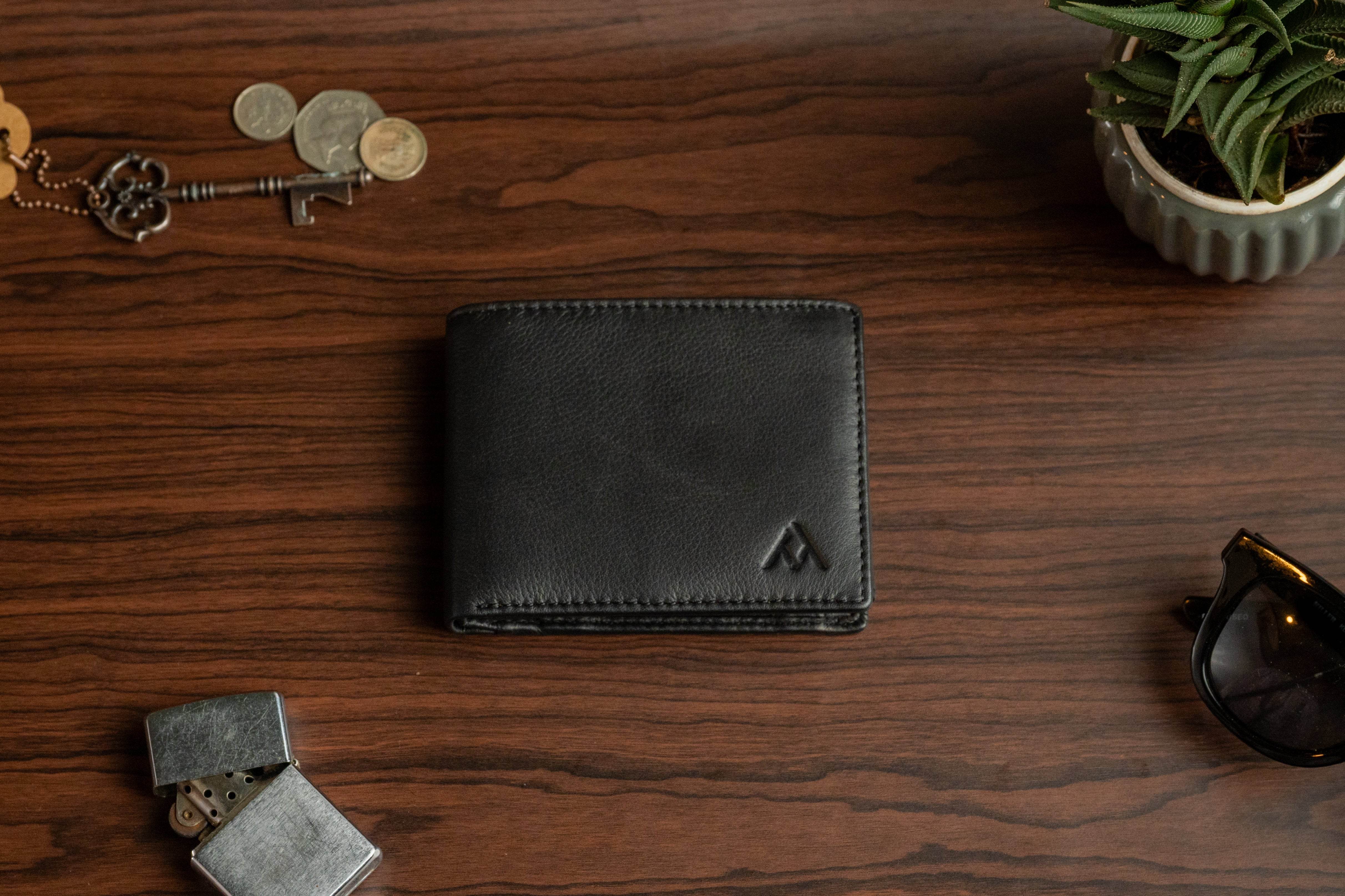 Men’s Classic Wallet with Zip & Secured Flap - Tom Tanners