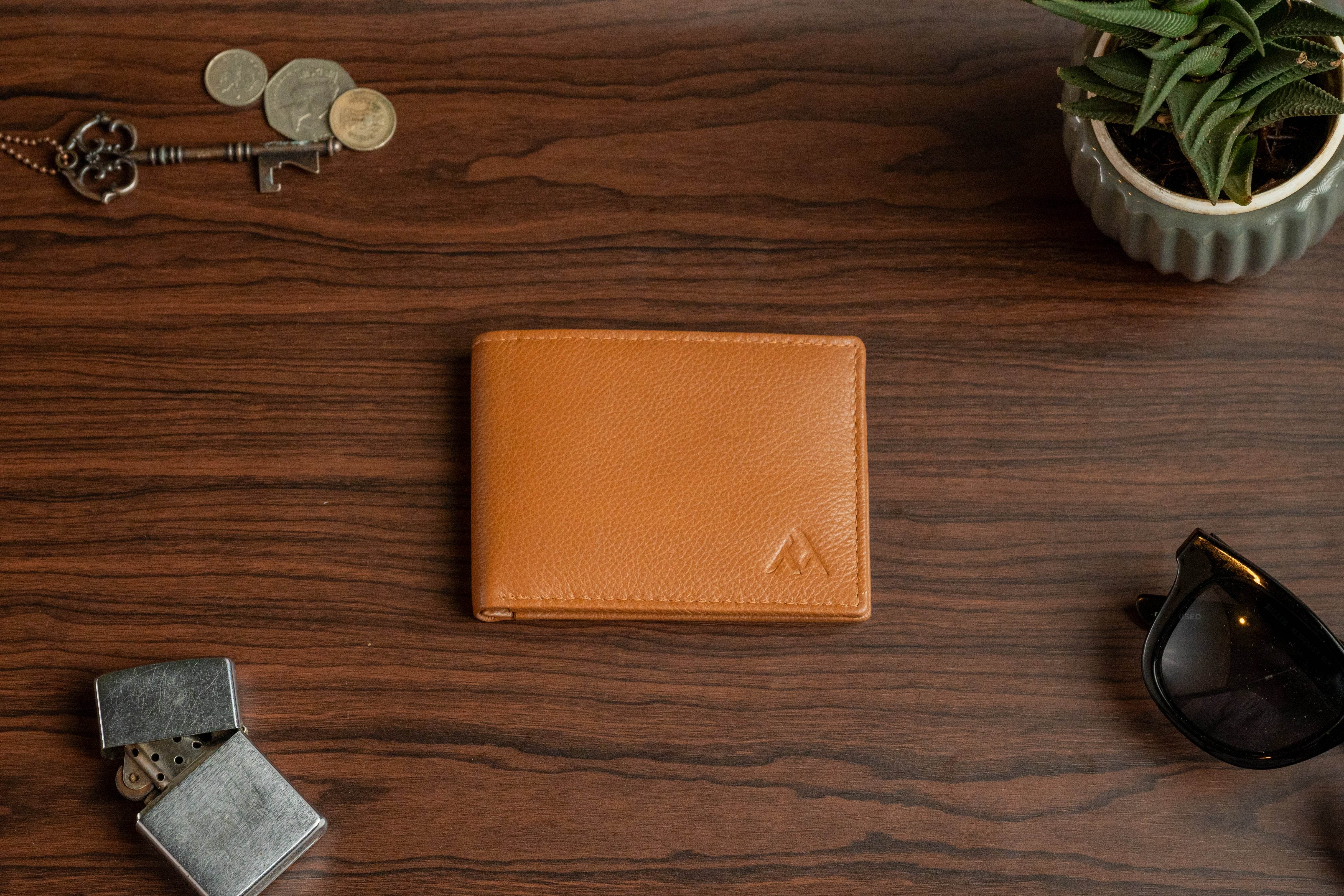 Men’s Bifold Wallet with Coin Pocket - Tom Tanners
