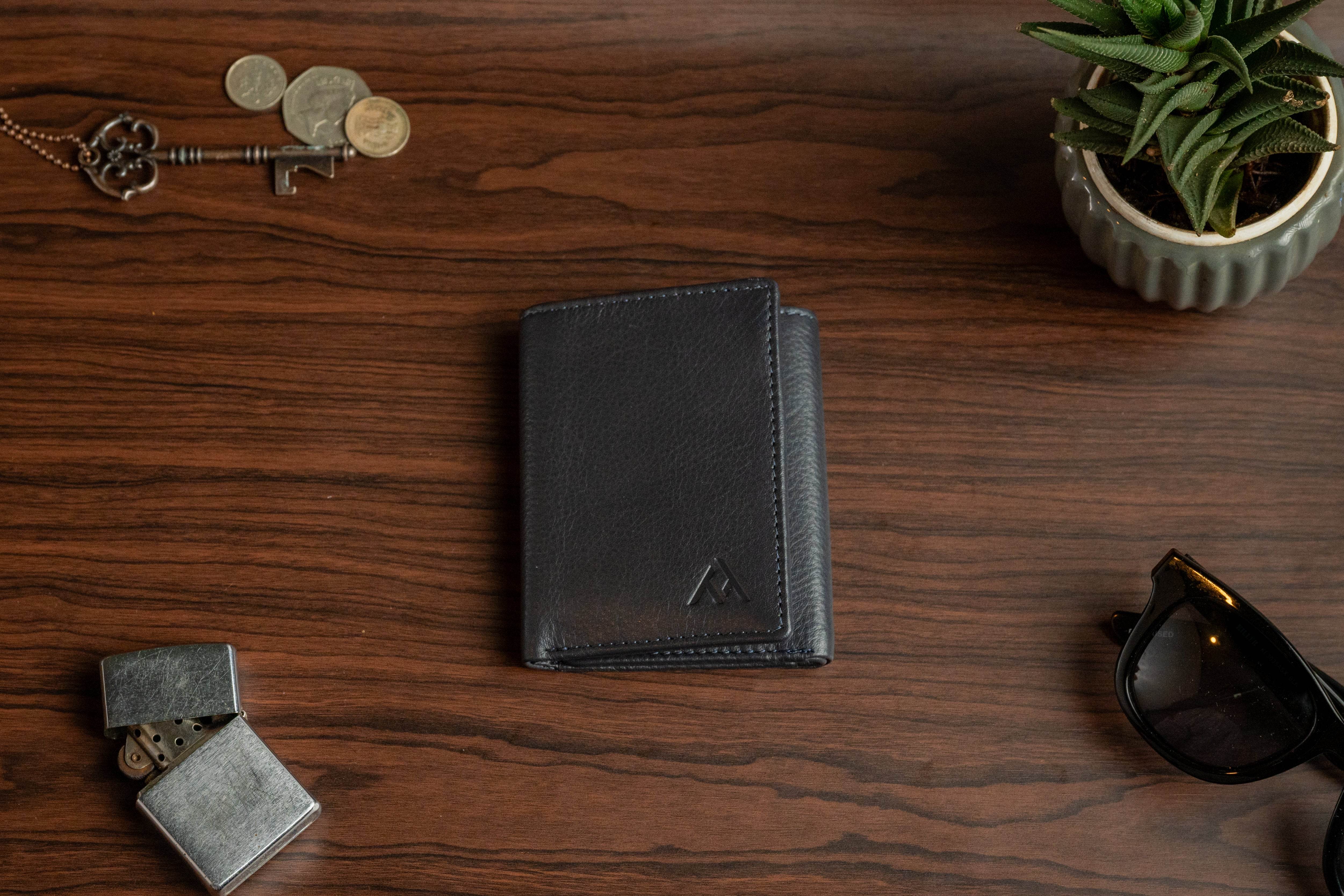 Men’s Trifold Leather Wallet - Tom Tanners