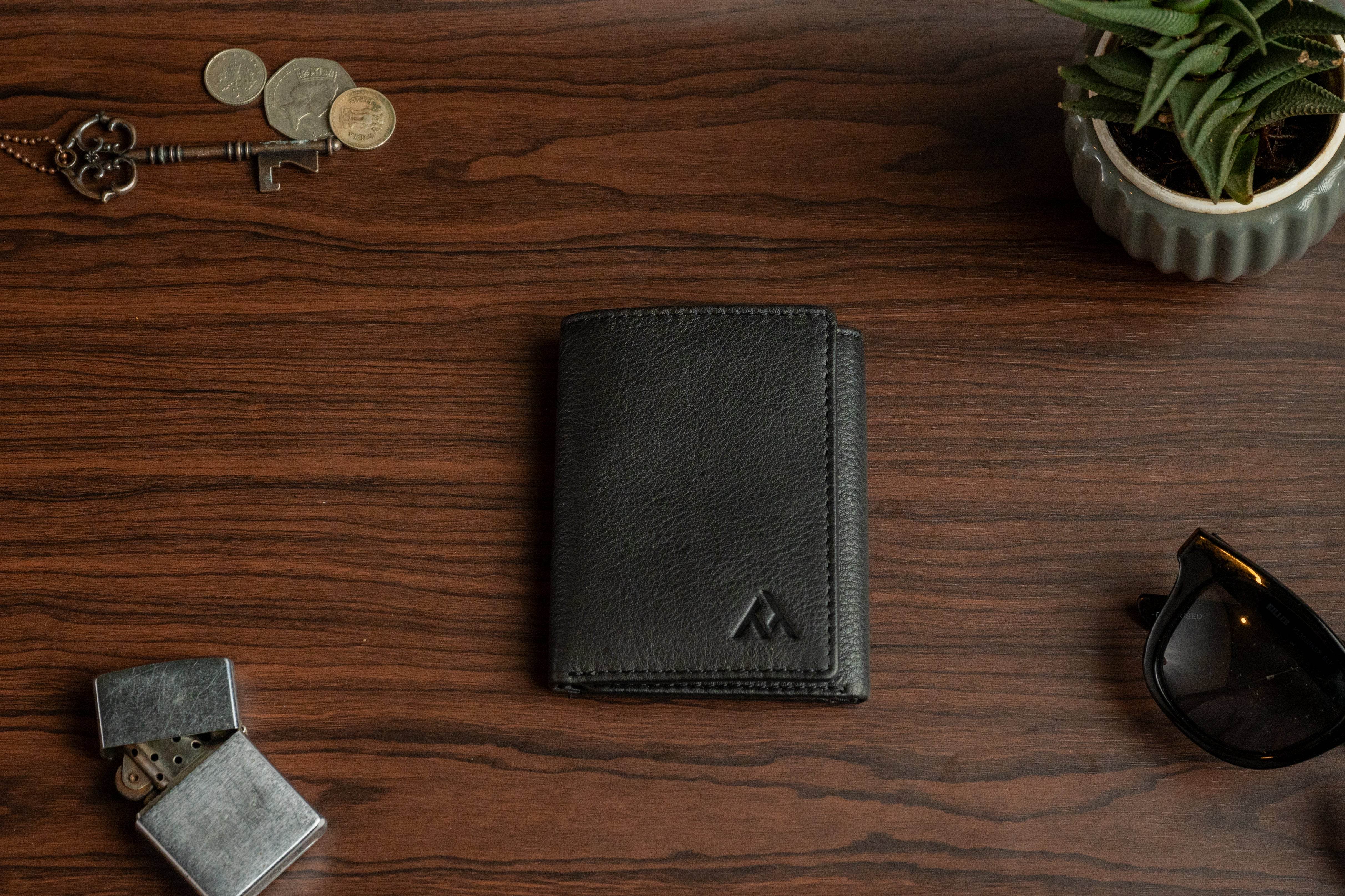 Men’s Trifold Leather Wallet - Tom Tanners