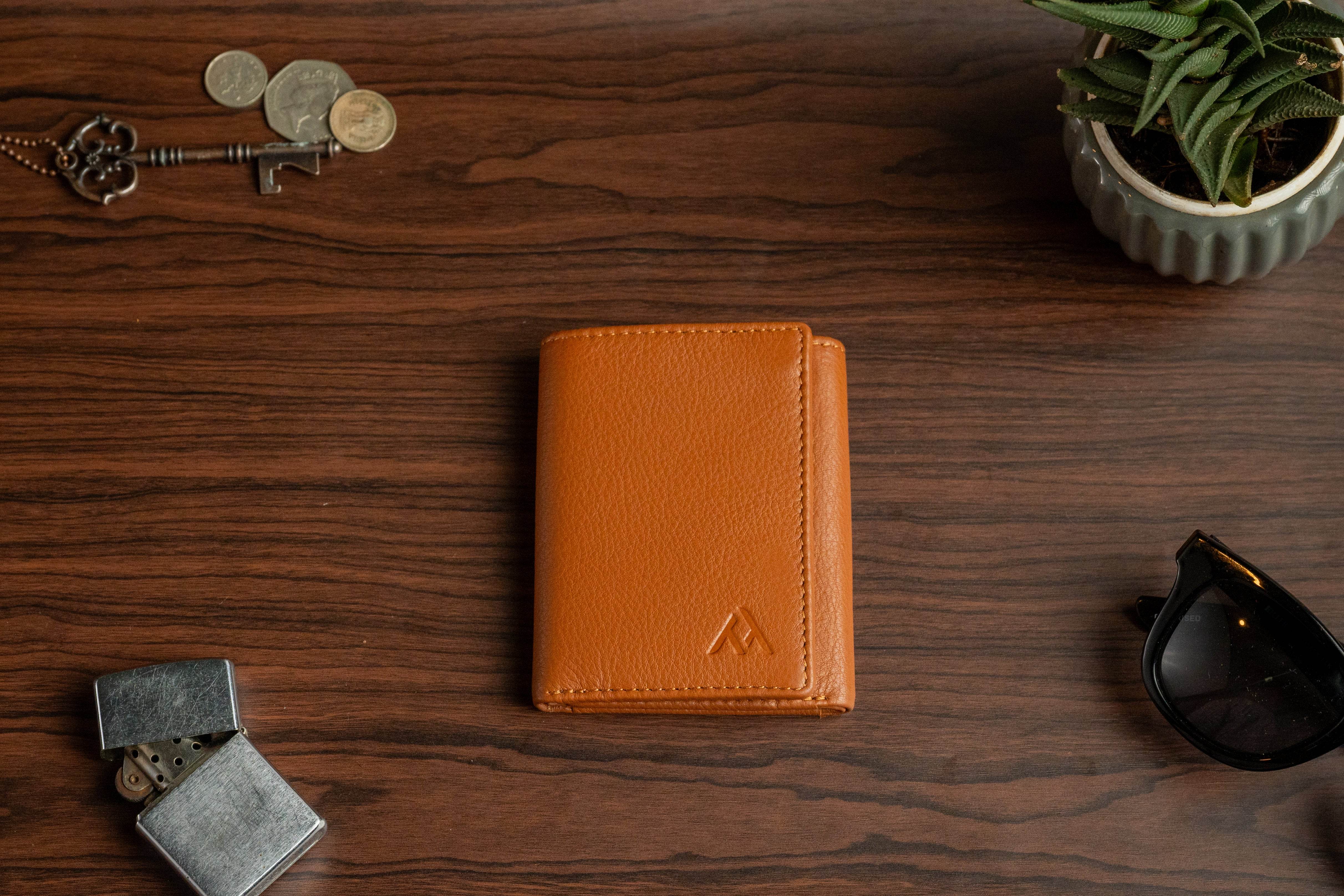 Men’s Trifold Leather Wallet - Tom Tanners