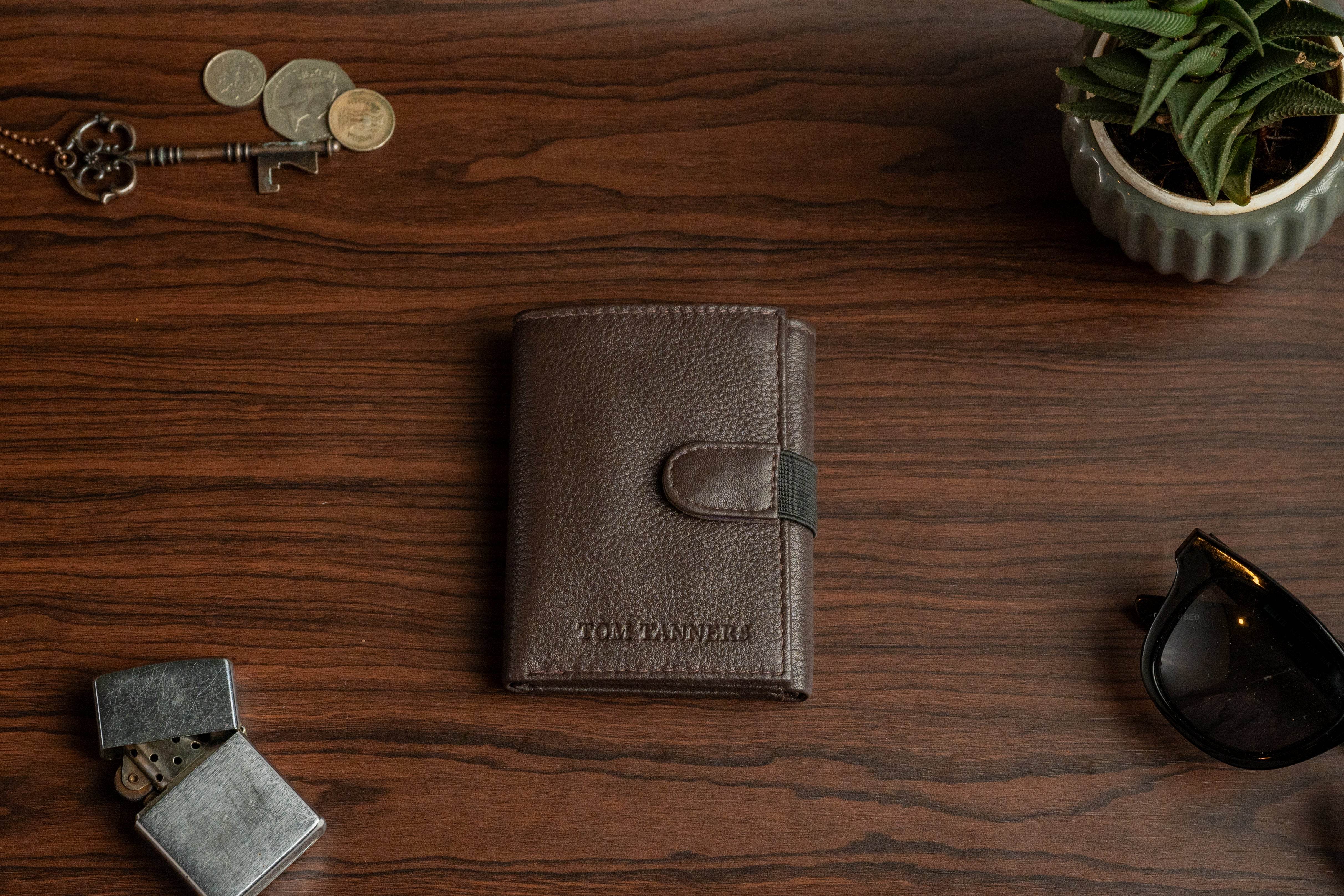 Men’s Trifold Wallet with Extra Card Flap & Elastic Closure - Tom Tanners