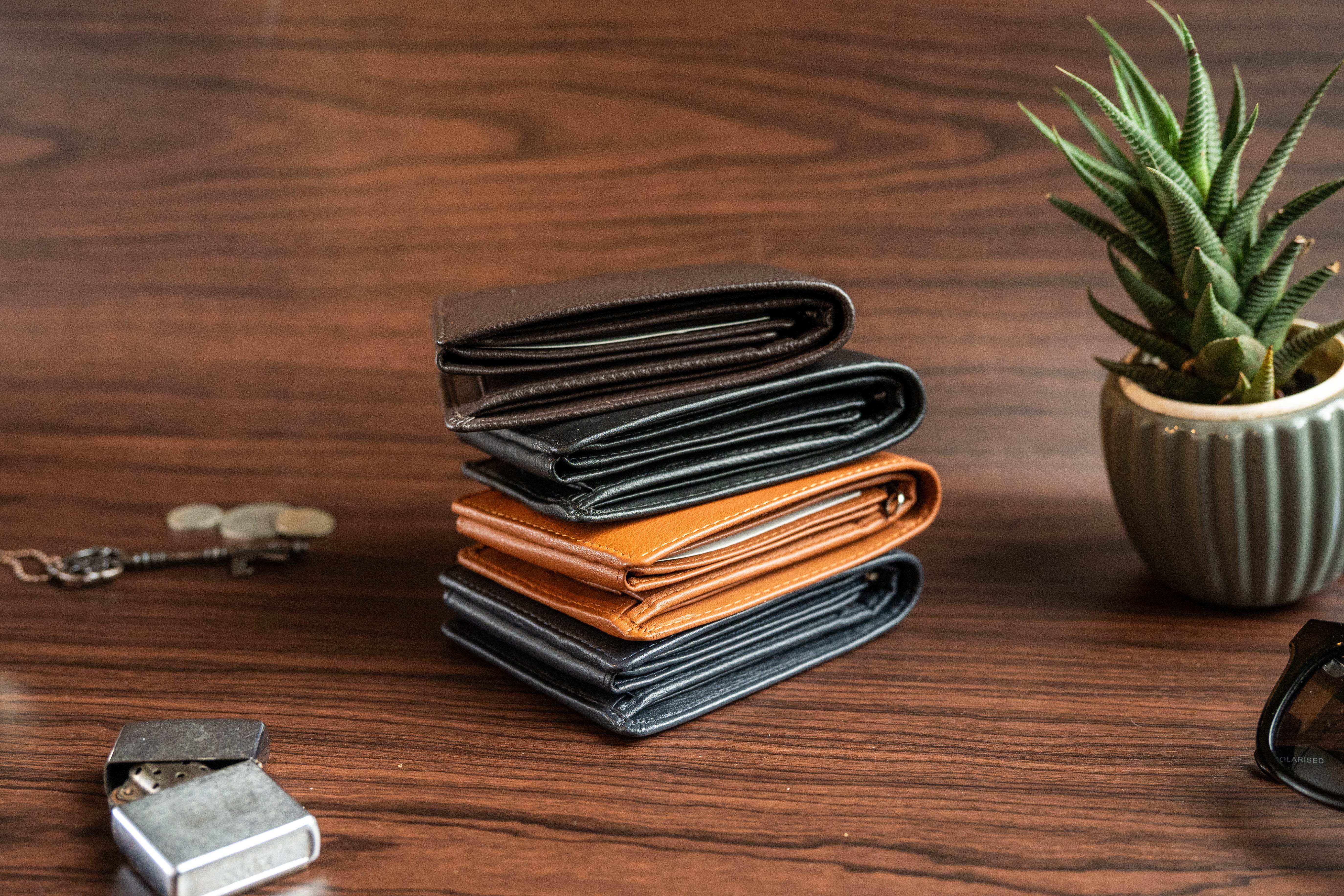 Men’s Classic Wallet with Zip & Secured Flap - Tom Tanners