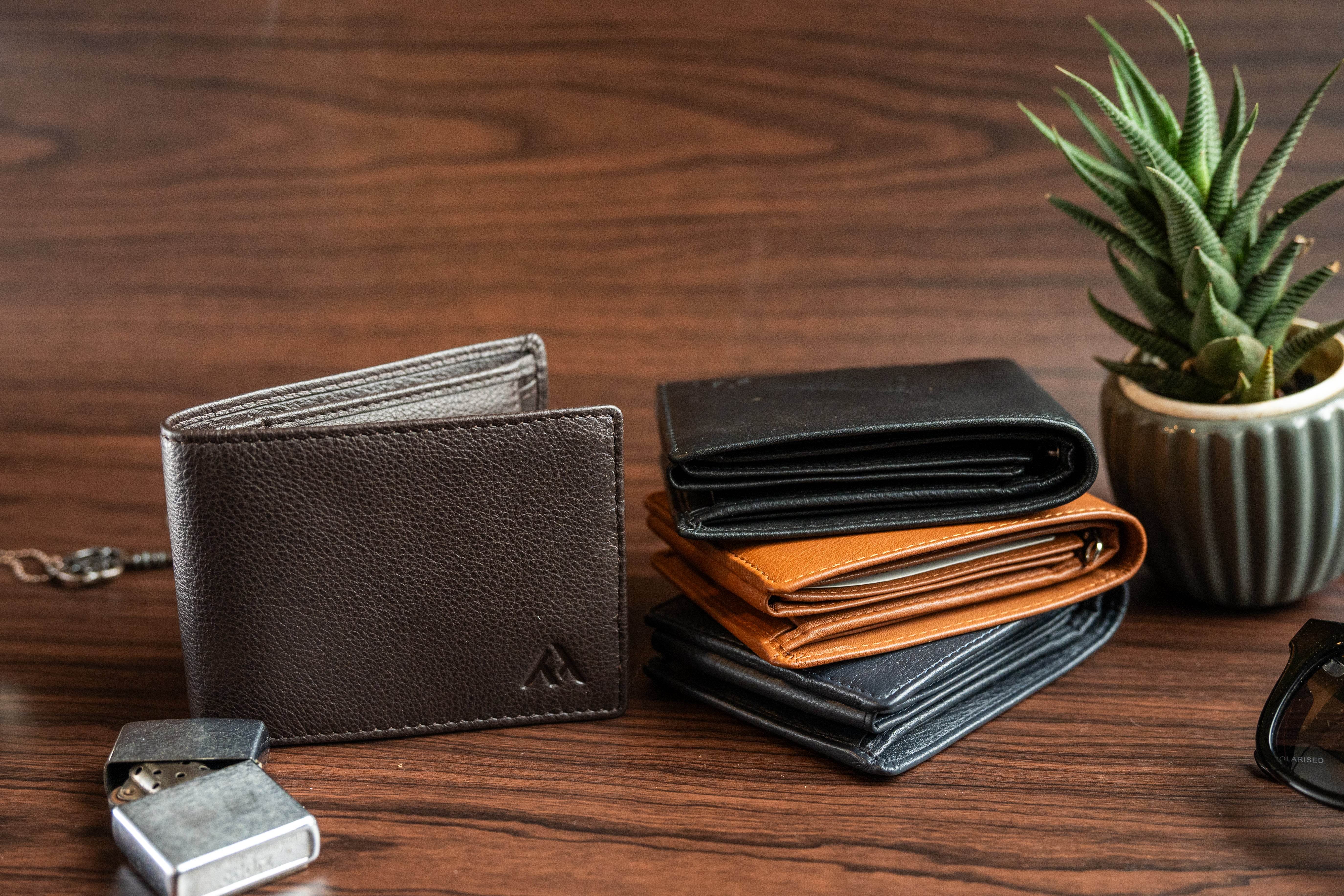 Men’s Classic Wallet with Zip & Secured Flap - Tom Tanners