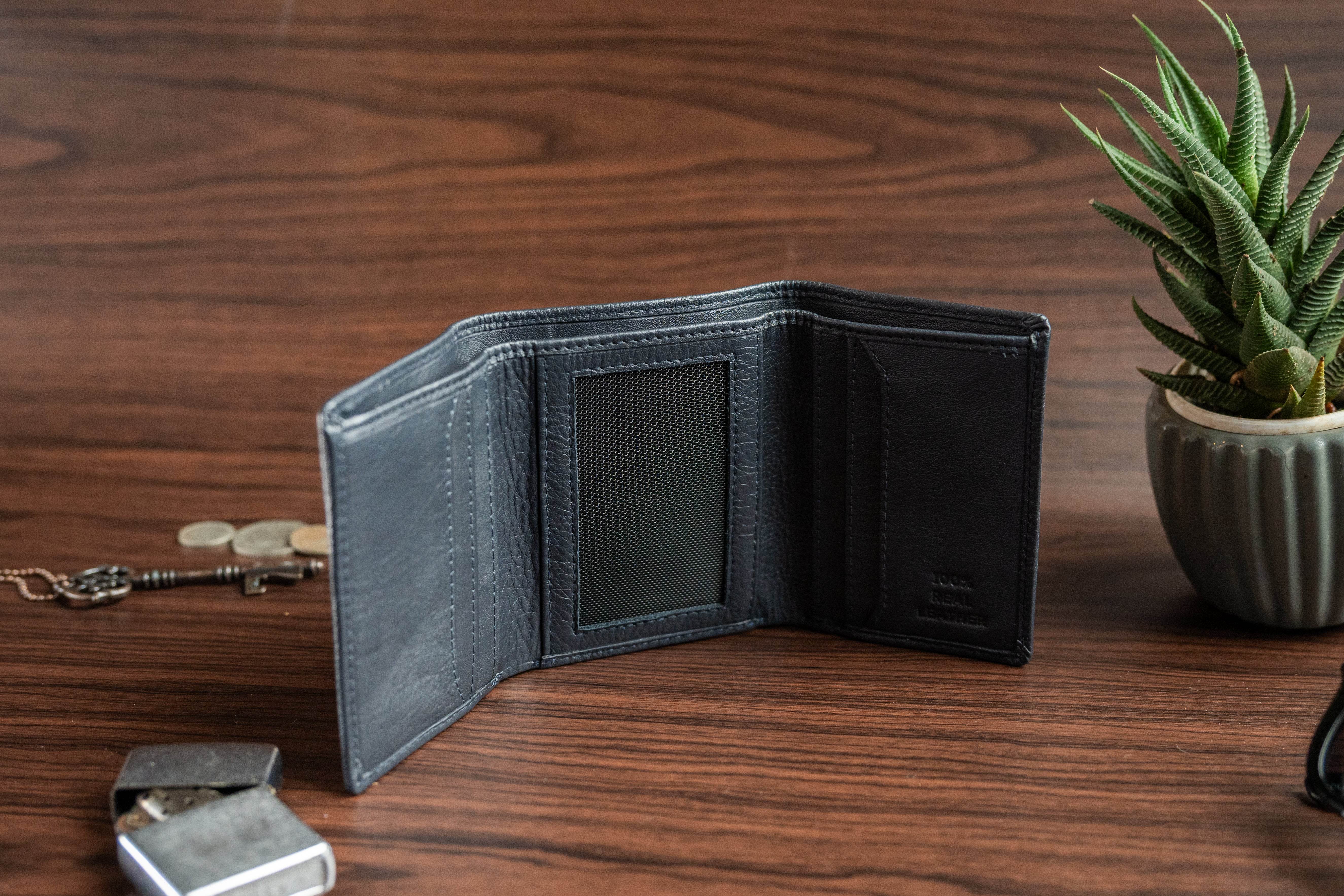 Men’s Trifold Leather Wallet - Tom Tanners
