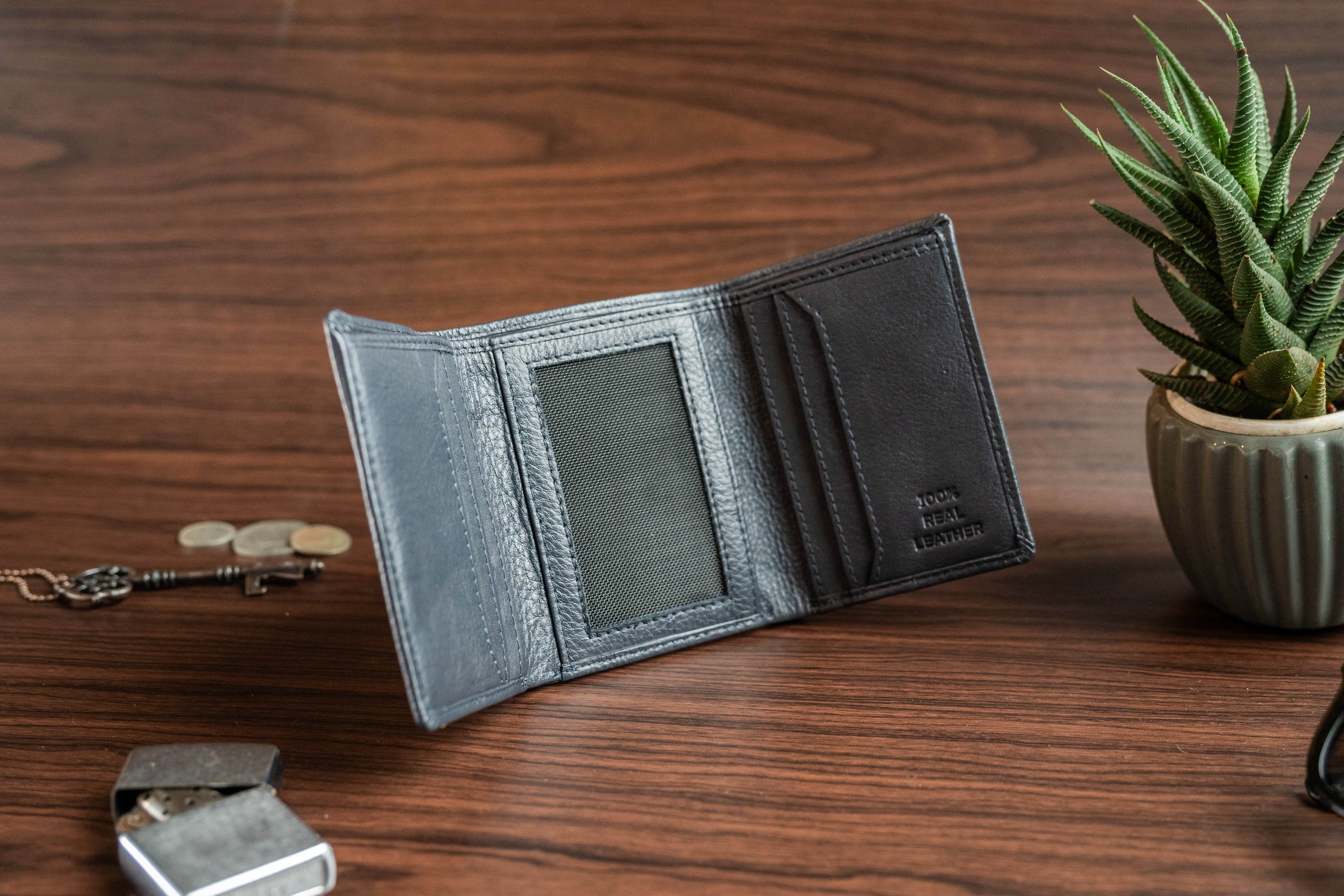 Men’s Trifold Leather Wallet - Tom Tanners