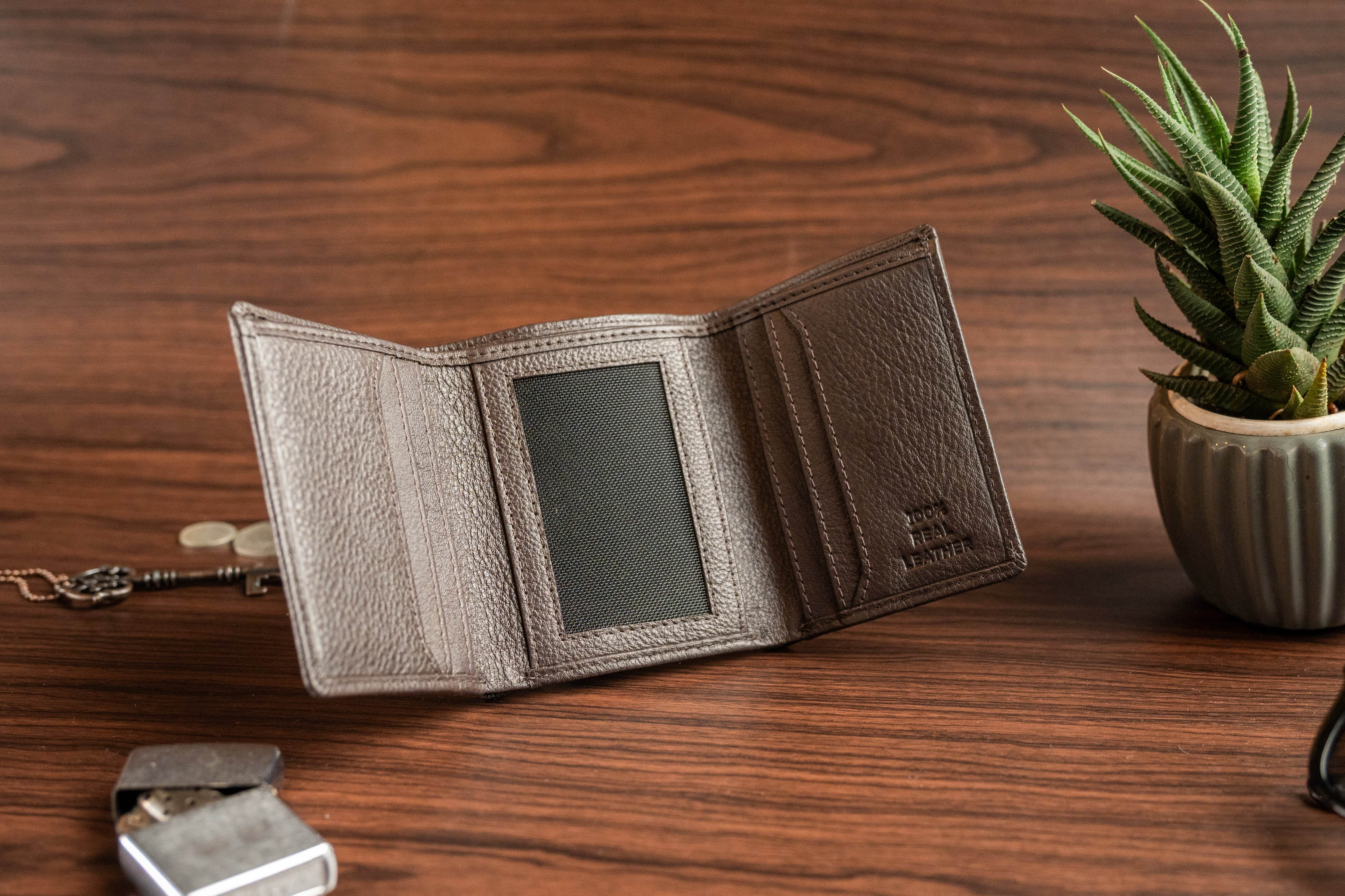 Men’s Trifold Leather Wallet - Tom Tanners