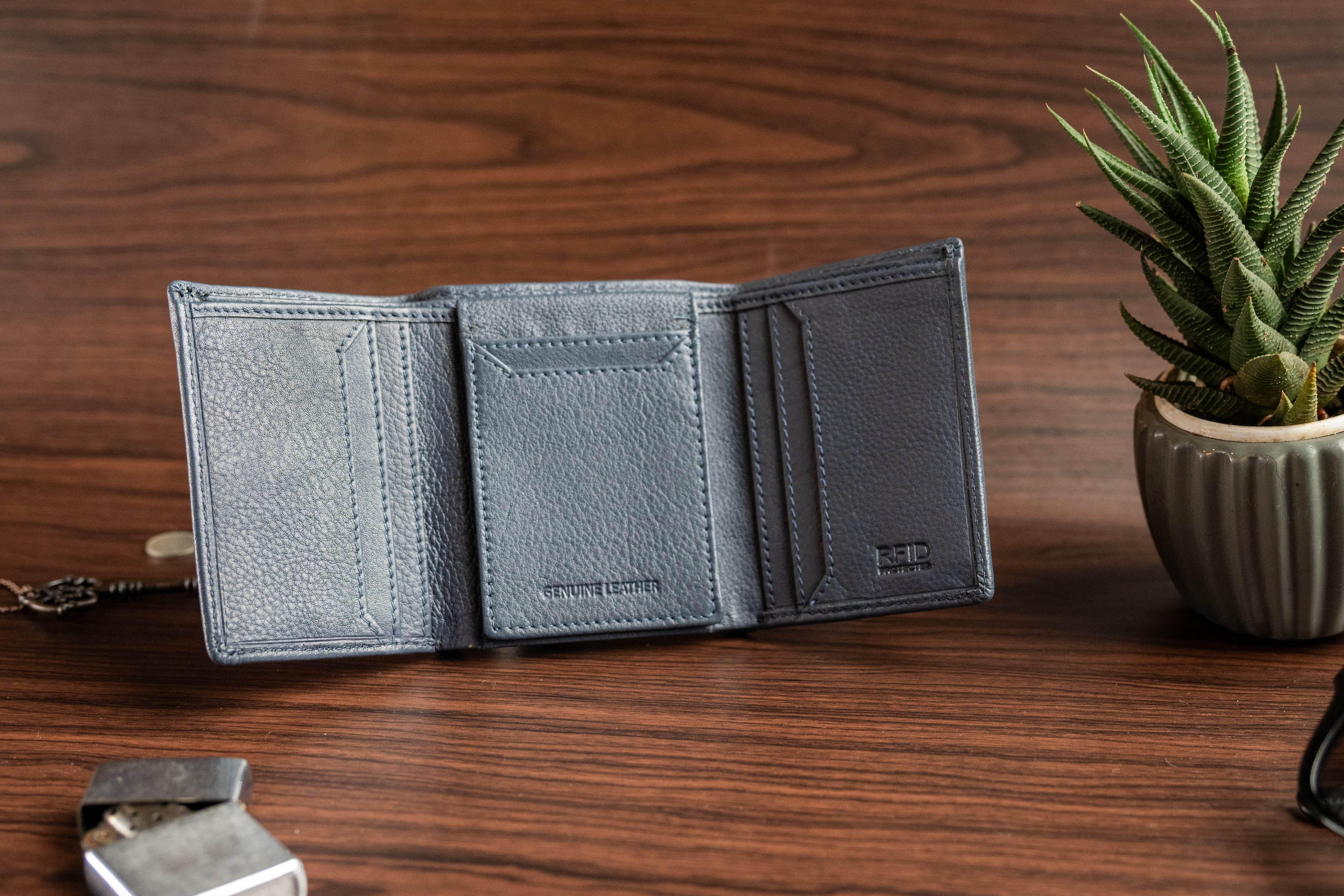 Men’s Trifold Wallet with Extra Card Flap & Elastic Closure - Tom Tanners