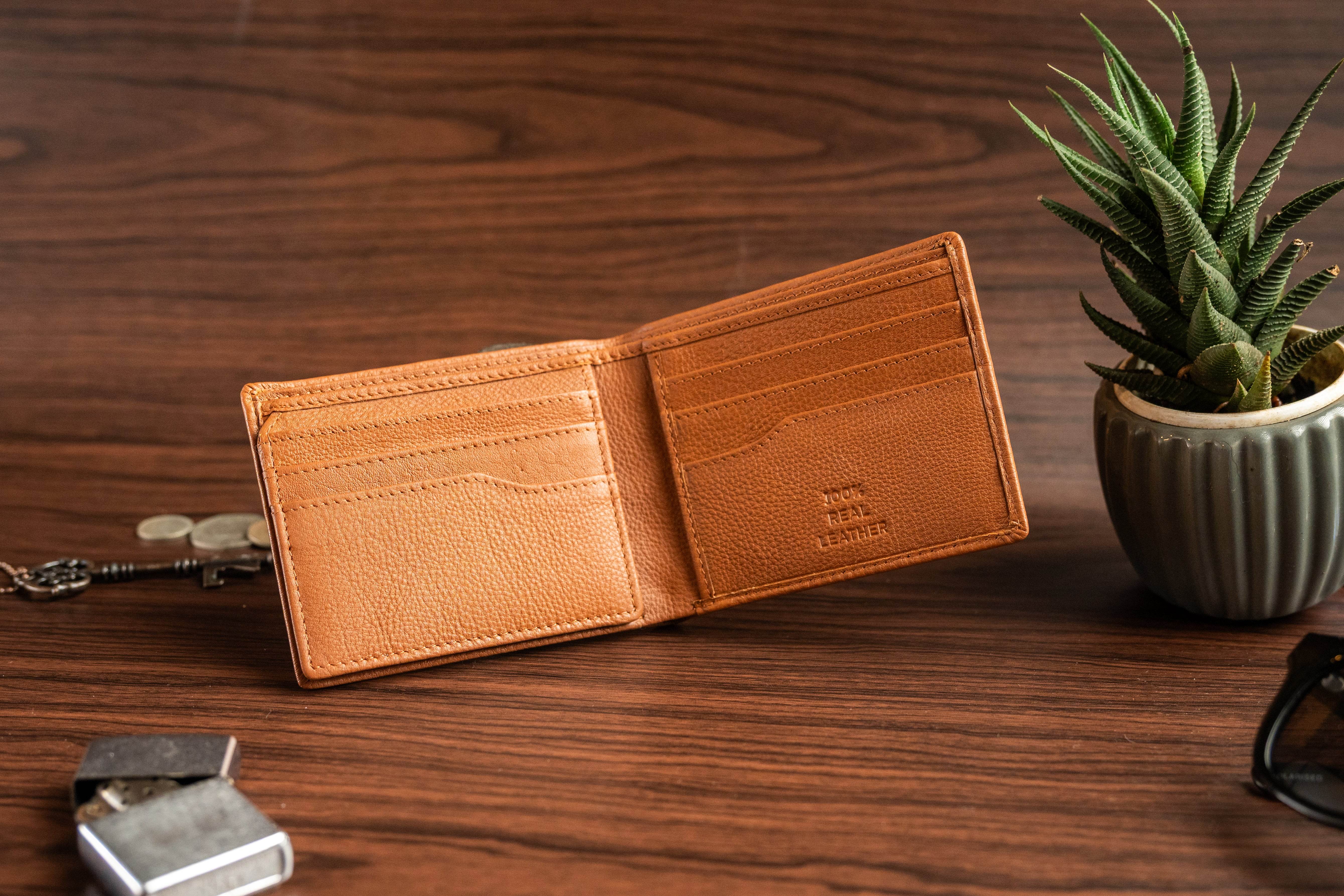 Men’s Bifold Wallet with High Card Capacity - Tom Tanners