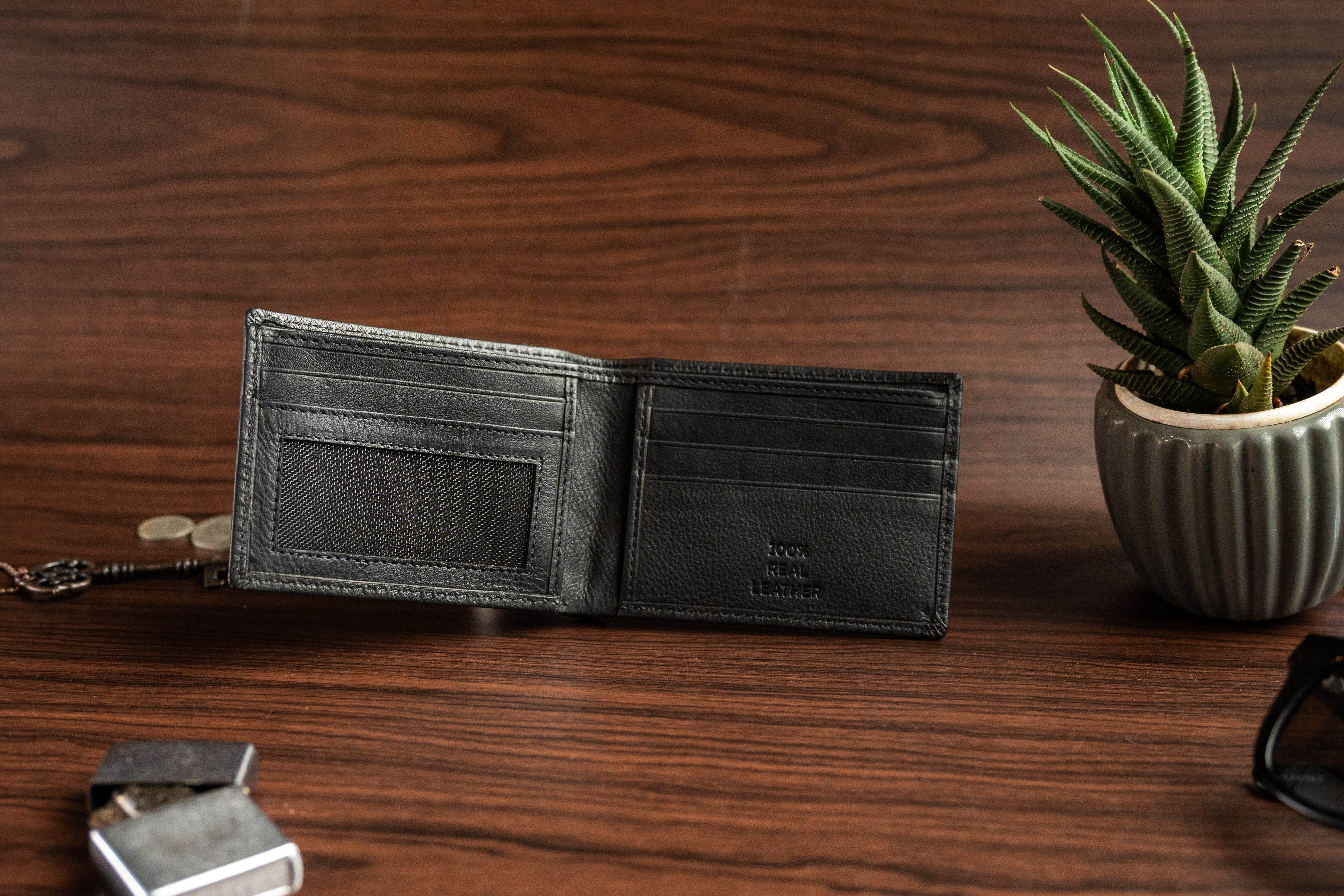 Men’s Bifold Wallet – Genuine Leather – RFID Protected - Tom Tanners