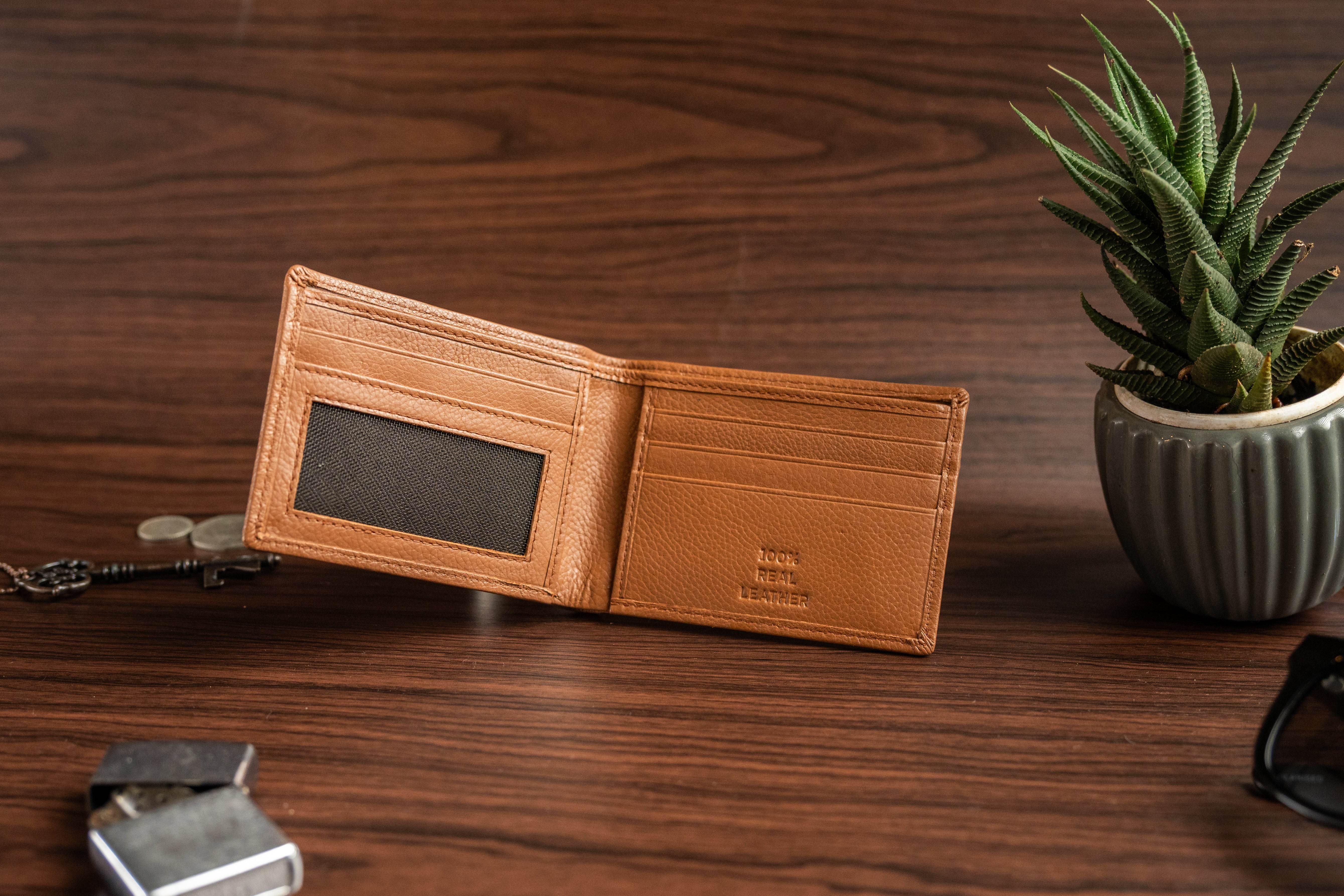 Men’s Bifold Wallet – Genuine Leather – RFID Protected - Tom Tanners