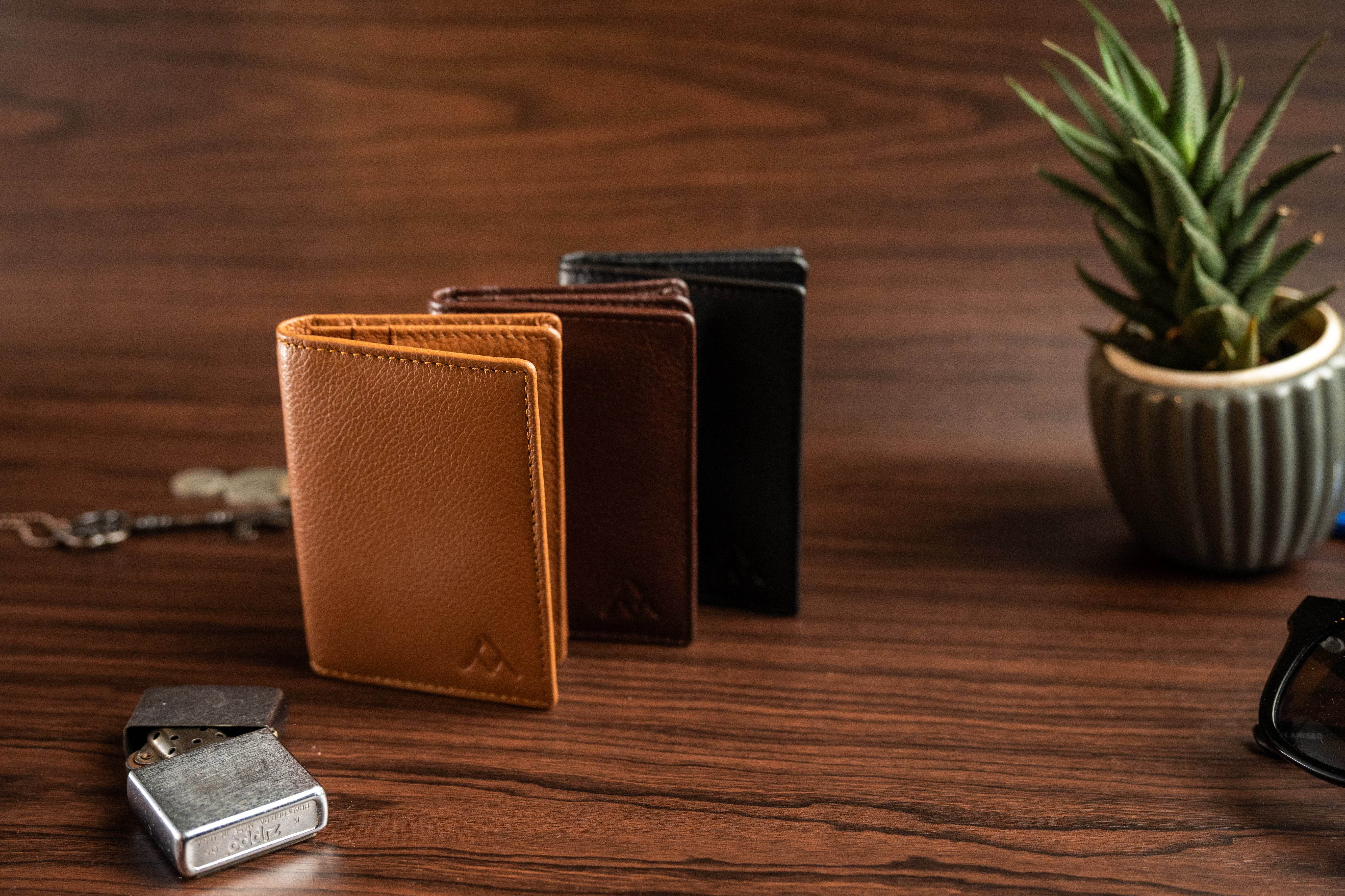 Bifold Leather Card Holder – Slim & High Capacity - Tom Tanners